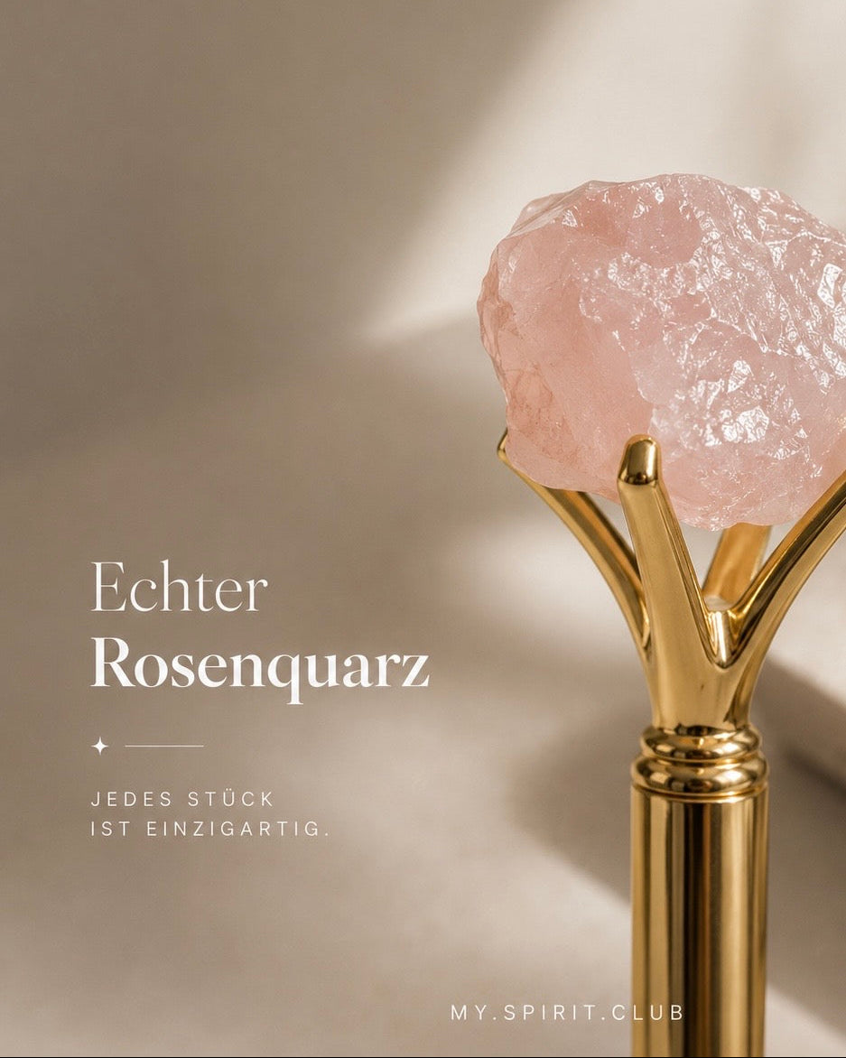 rosenquarz_crystal_pen_in_hochwertiger_geschenkbox_weiss_marmorierte_verpackung_mit_goldener_schrift_myspiritclub_luxurioeses_produktfoto_manifestation_journaling_selfcare_kristall_st