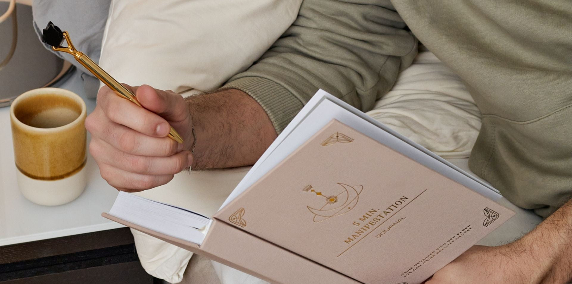 Manifestationsjournal und Kristallstift für mehr Selbstbewusstsein und innere Stärke